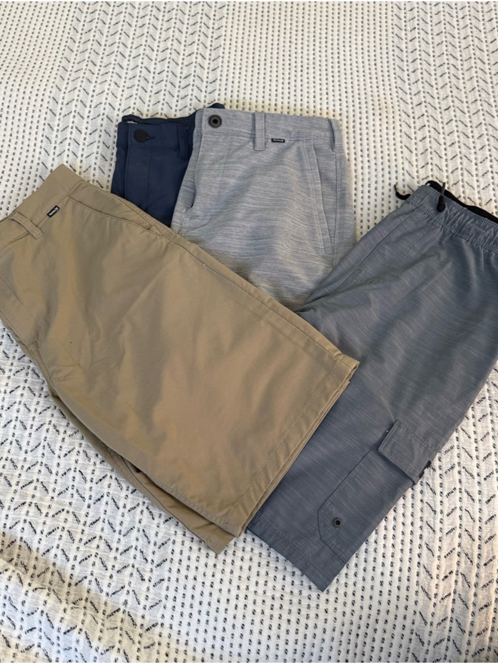 4 pairs: Big boys Hurley Shorts